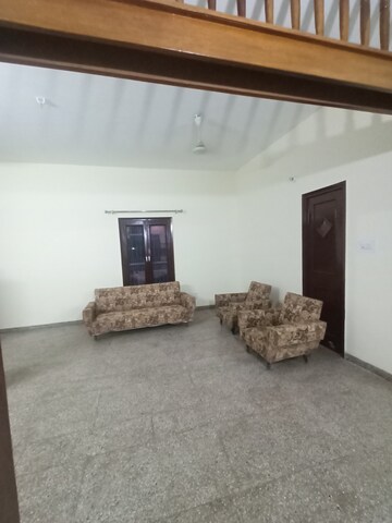 Living Room in 2 BHK Independent House at Sector 16 – for Rent