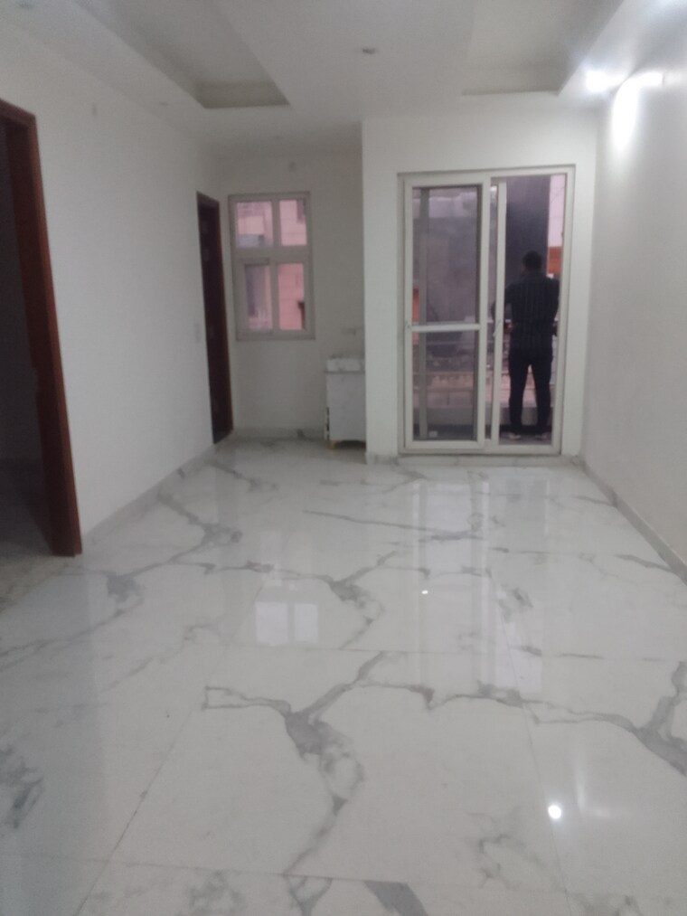 Room, rohini sector 24 2 Bedroom 60 Sq.Mt. Builder Floor In Rohini Sector 24 Delhi 8393840