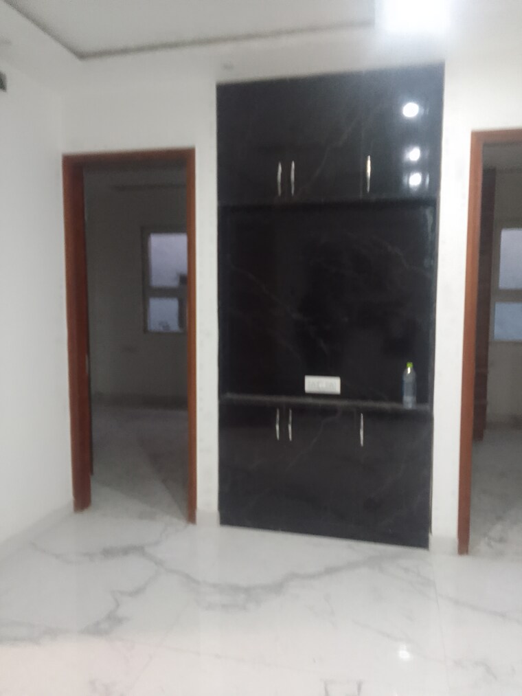 Room, rohini sector 24 2 Bedroom 60 Sq.Mt. Builder Floor In Rohini Sector 24 Delhi 8393840