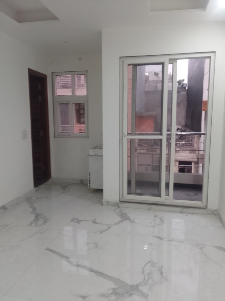Room, rohini sector 24 2 Bedroom 60 Sq.Mt. Builder Floor In Rohini Sector 24 Delhi 8393840