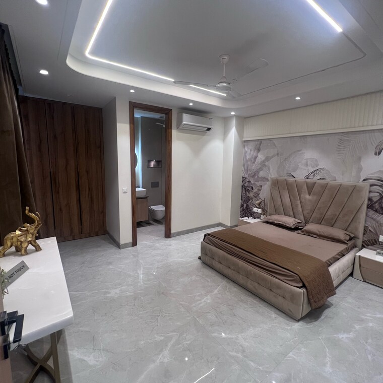 Bedroom, suncity-vatsal-valley 3 Bedroom 135 Sq.Yd. Builder Floor In Gwal Pahari Gurgaon 8393867