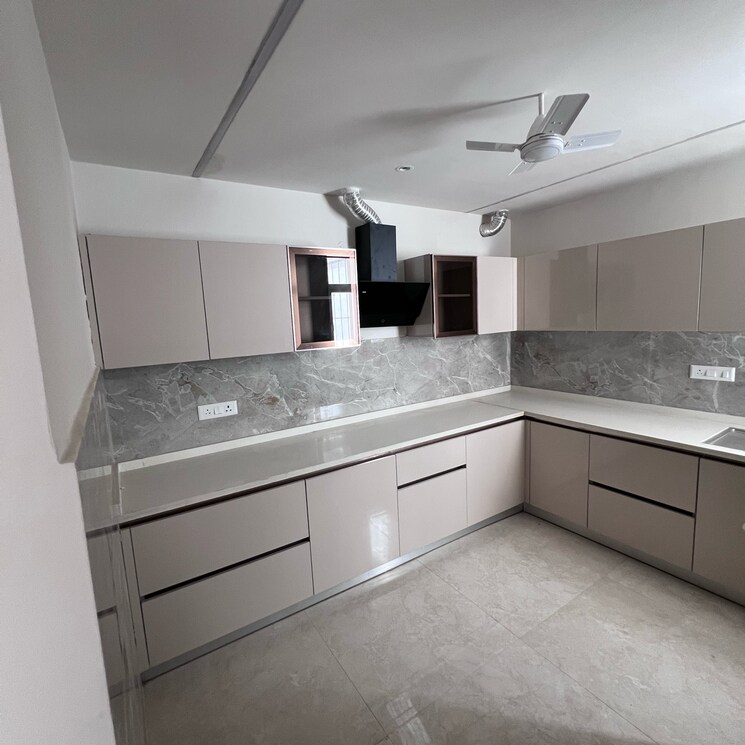 Kitchen, suncity-vatsal-valley 3 Bedroom 135 Sq.Yd. Builder Floor In Gwal Pahari Gurgaon 8393867