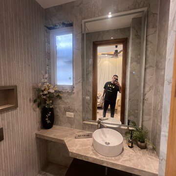 Bathroom in 3 BHK Builder Floor at Suncity Vatsal Valley, Gwal Pahari – for Sale