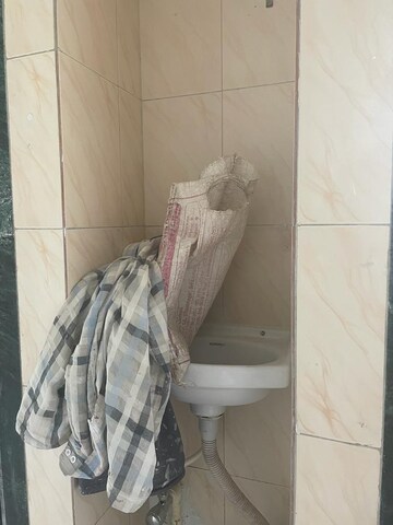 Bathroom in 1 BHK Apartment at Mahudi Darshan, Kandivali East – for Rent