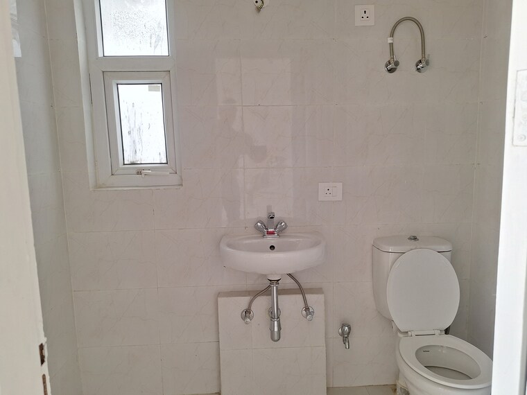 Bathroom, bptp-parkland-pride 4 Bedroom 258 Sq.Ft. Independent House In Sector 77 Faridabad 8393908