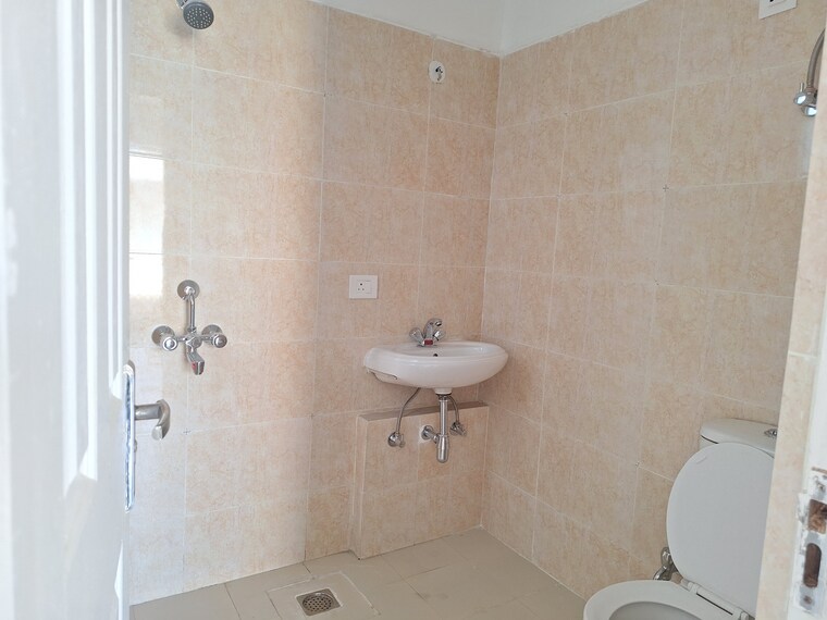 Bathroom, bptp-parkland-pride 4 Bedroom 258 Sq.Ft. Independent House In Sector 77 Faridabad 8393908