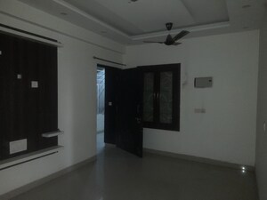Room in 3 BHK Apartment at Sector 85 – for Sale