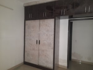 Room in 3 BHK Apartment at Sector 85 – for Sale