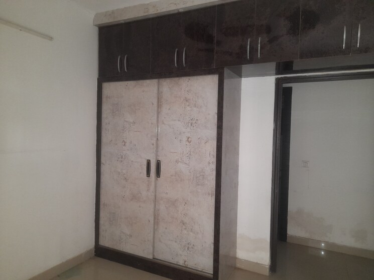 Room, sector 85 3 Bedroom 645 Sq.Ft. Apartment In Sector 85 Faridabad 8393917