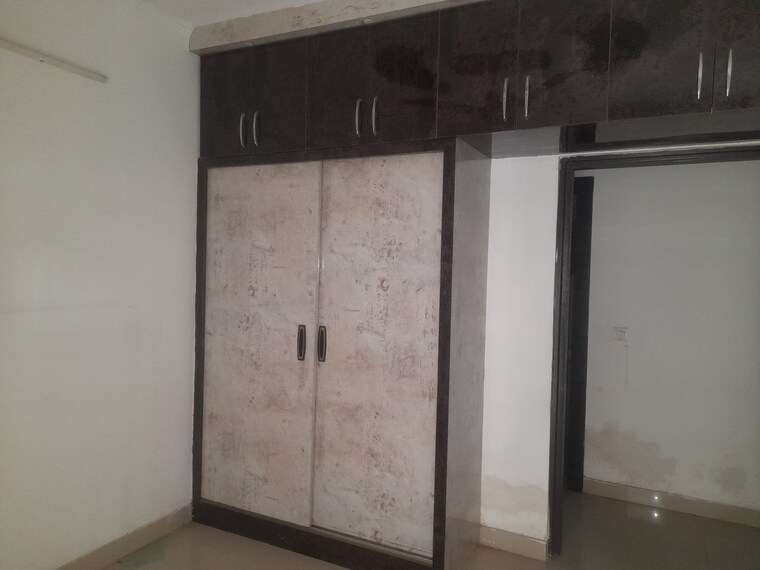 Room, sector 85 3 Bedroom 645 Sq.Ft. Apartment In Sector 85 Faridabad 8393917