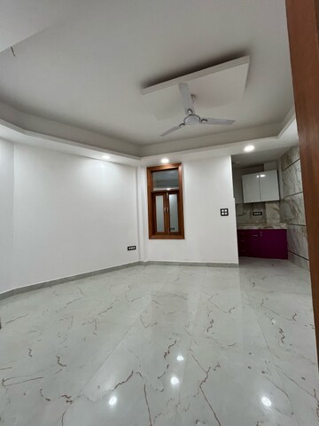 Room in 2 BHK Builder Floor at Saket – for Rent