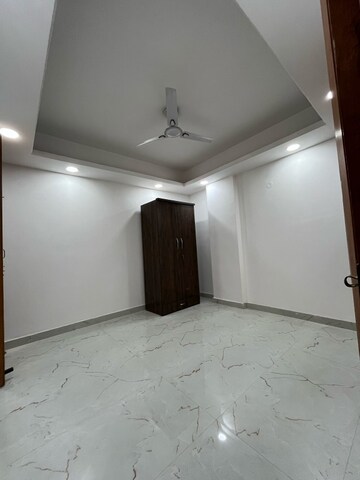 Room in 2 BHK Builder Floor at Saket – for Rent