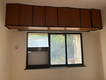 Room in 2 BHK Apartment at Raheja Sunglow, Powai – for Rent