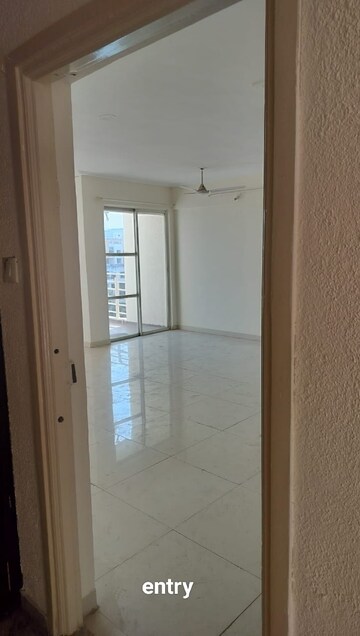 Room in 3 BHK Apartment at Comfort Zone, Balewadi – for Sale
