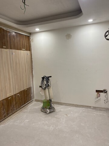 Room in 2 BHK Builder Floor at Subhash Nagar – for Rent