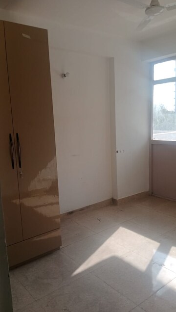 Room in 3 BHK Apartment at Sarvome Shree Homes, Sector 45 – for Rent