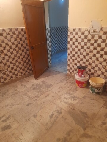 Parking in 1 BHK Builder Floor at Mayur Vihar Phase 1 – for Rent