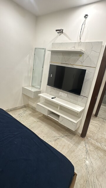Bathroom in 2.5 BHK Builder Floor at Rohini Sector 7 – for Rent