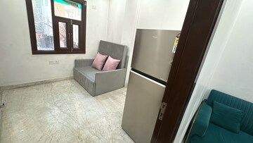 Furnished Amenities in 2.5 BHK Builder Floor at Rohini Sector 7 – for Rent