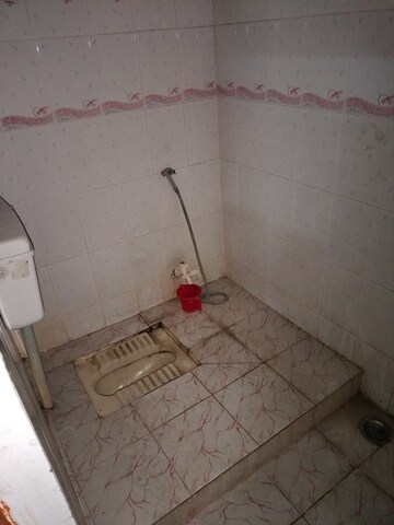 Bathroom in 2 BHK Builder Floor at Gomti Nagar – for Rent