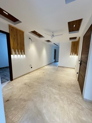 Room in 4 BHK Builder Floor at Anant Raj The Estate Floors, Sector 63a – for Sale