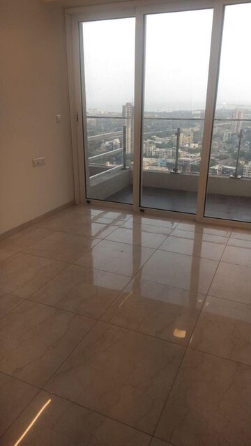 Room in 3 BHK Apartment at Kanakia Silicon Valley, Powai – for Rent