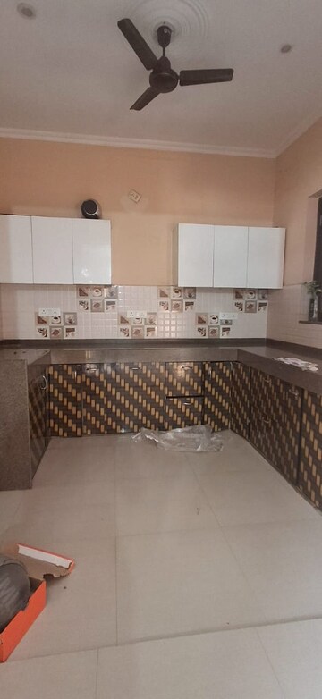 Bedroom in 1 BHK Builder Floor at Sector 46 – for Rent