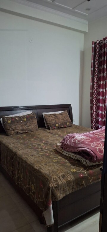 Bedroom in 1 BHK Builder Floor at Sector 51 – for Rent