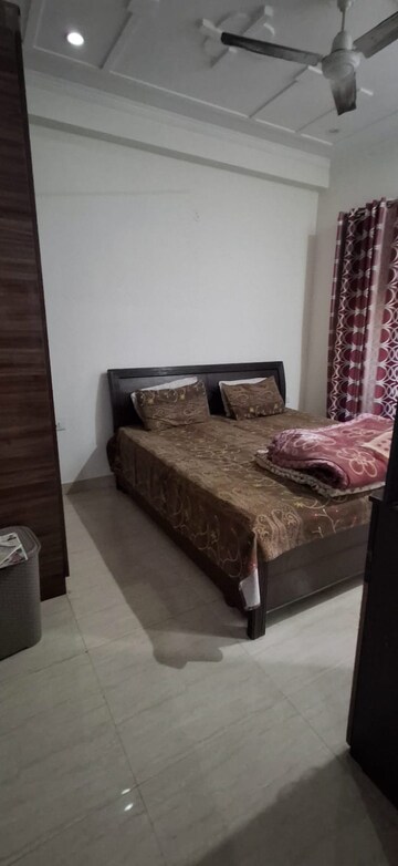 Bedroom in 1 BHK Builder Floor at Sector 51 – for Rent