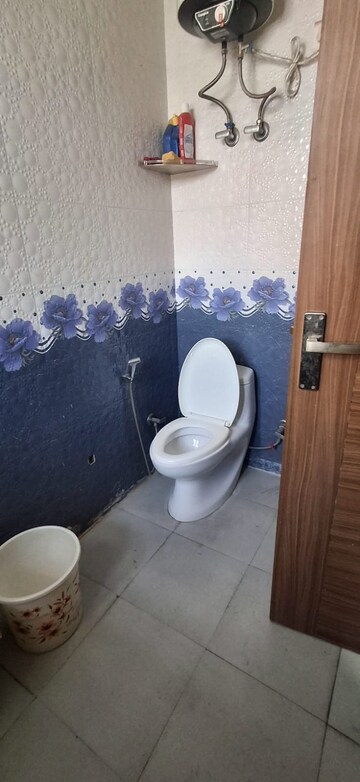 Bathroom in 1 BHK Builder Floor at Sector 51 – for Rent