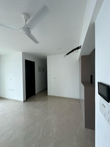 Room in 2 BHK Apartment at Aurum Q Residences, Ghansoli – for Rent