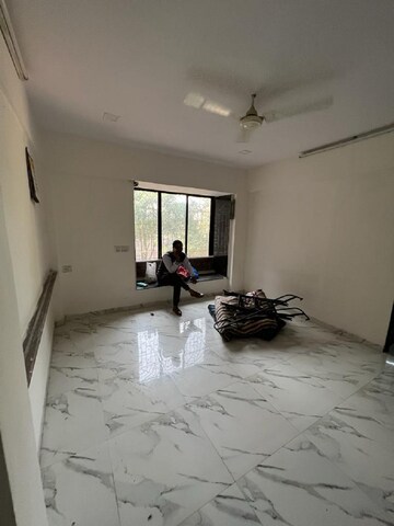 Room in 2 BHK Apartment at Santacruz West – for Rent