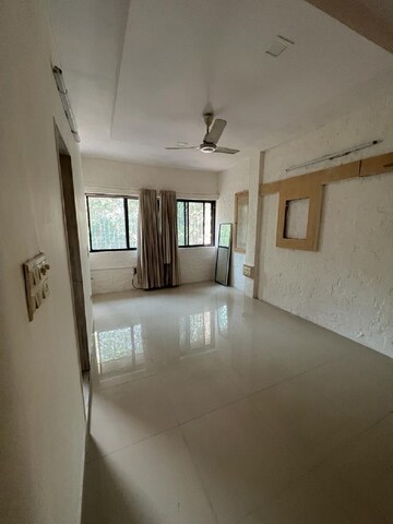 2 BHK Apartment For Rent in Santacruz West