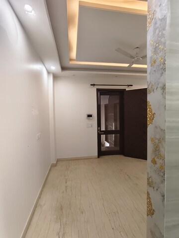 Room in 2 BHK Builder Floor at Lajpat Nagar – for Rent