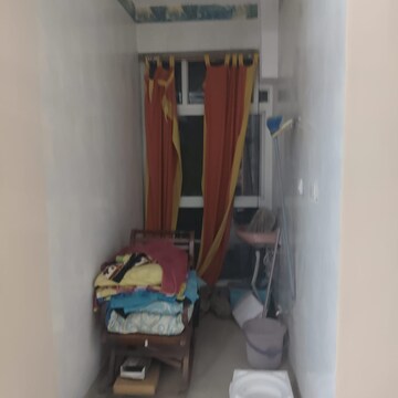Furnished Amenities in 2 BHK Apartment at Sector 4, Dwarka – for Rent