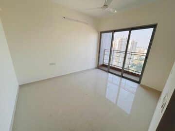 Room in 2 BHK Apartment at Amanora Ascent Towers, Hadapsar – for Rent