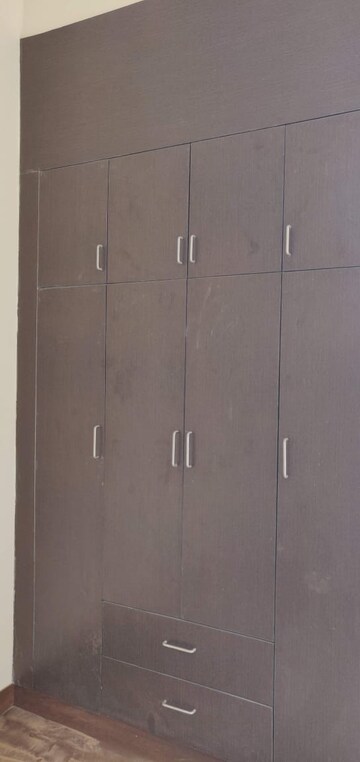 Furnished Amenities in 3 BHK Apartment at Assotech Windsor Court, Sector 78 – for Rent