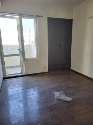 Room in 3.5 BHK Apartment at 3C Lotus Boulevard, Sector 100 – for Sale