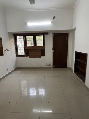 Room in 3 BHK Apartment at Greater Kailash I – for Rent