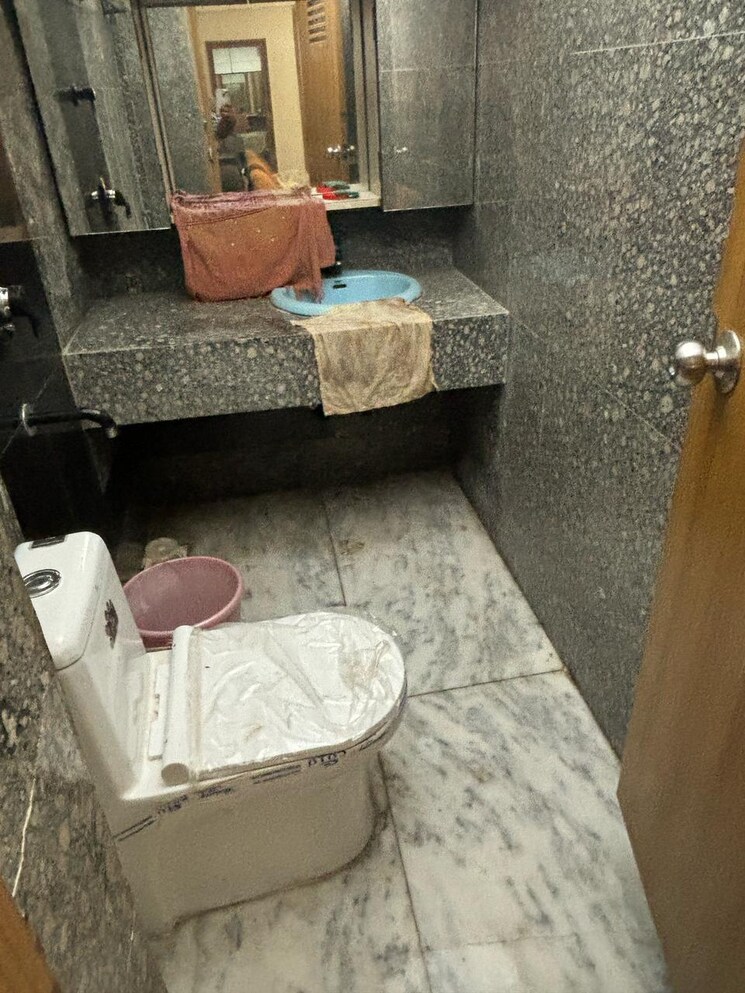 Bathroom, tardeo-apartment 2 Bedroom 850 Sq.Ft. Apartment In Tardeo Mumbai 8394469