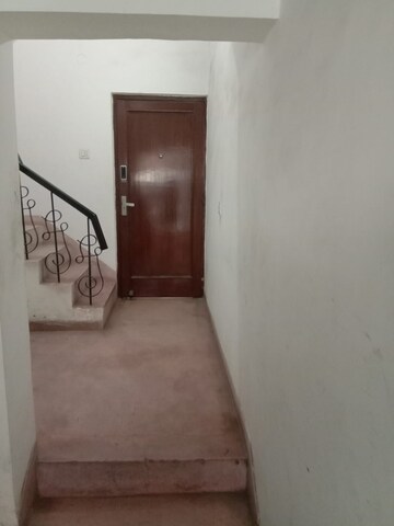 Room in 2 BHK Apartment at Greater Kailash I – for Rent