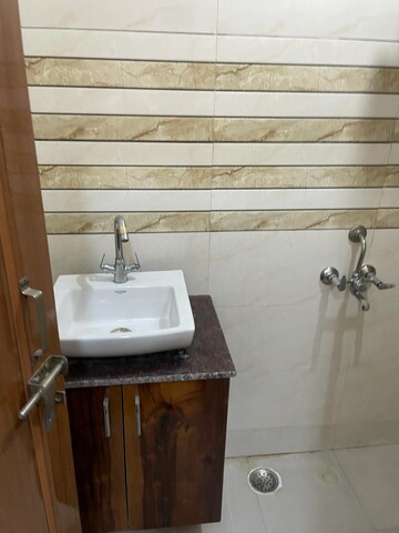 Furnished Amenities in 1 RK Apartment at Emaar Emerald Floors Premier, Sector 65 – for Rent