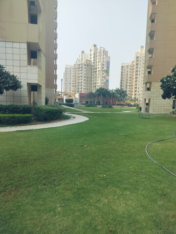 3 BHK Apartment – Garden View at Unitech Fresco, Sector 50 - for Rent