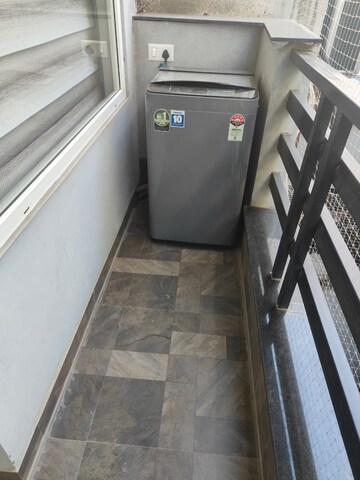 Balcony in 1 BHK Builder Floor at Sector 43 – for Rent