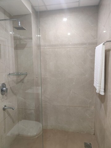 Bathroom in 1 BHK Builder Floor at Sector 43 – for Rent
