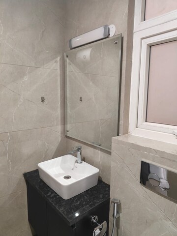 Bathroom in 1 BHK Builder Floor at Sector 43 – for Rent