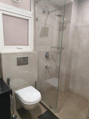 Bathroom in 1 BHK Builder Floor at Sector 43 – for Rent