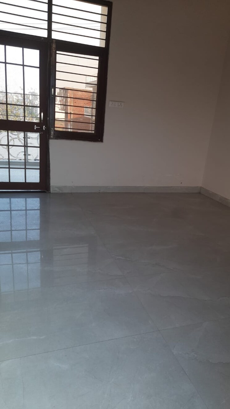 Room, salarpur jalalpur 3 Bedroom 100 Sq.Yd. Independent House In Salarpur Jalalpur Meerut 8394687