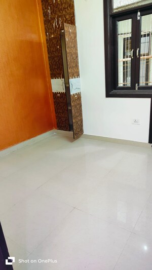 Room in 1 BHK Builder Floor at Shastri Park – for Sale