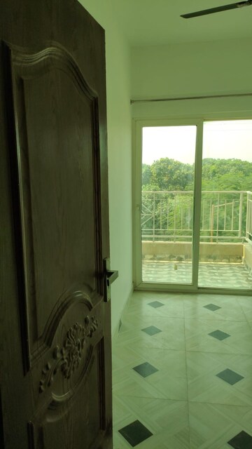 Room in 2 BHK Apartment at Migsun Roof, Raj Nagar Extension – for Rent